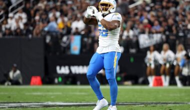 Khalil Mack returning to Chargers, looking for elusive playoff win