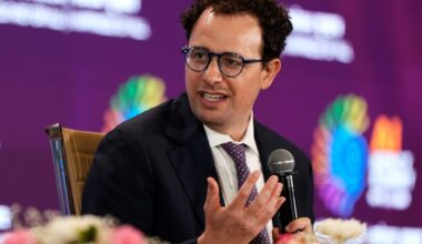 Anthropic CEO apologizes for leaked memo calling OpenAI staff 'gullible,' confirms risk designation