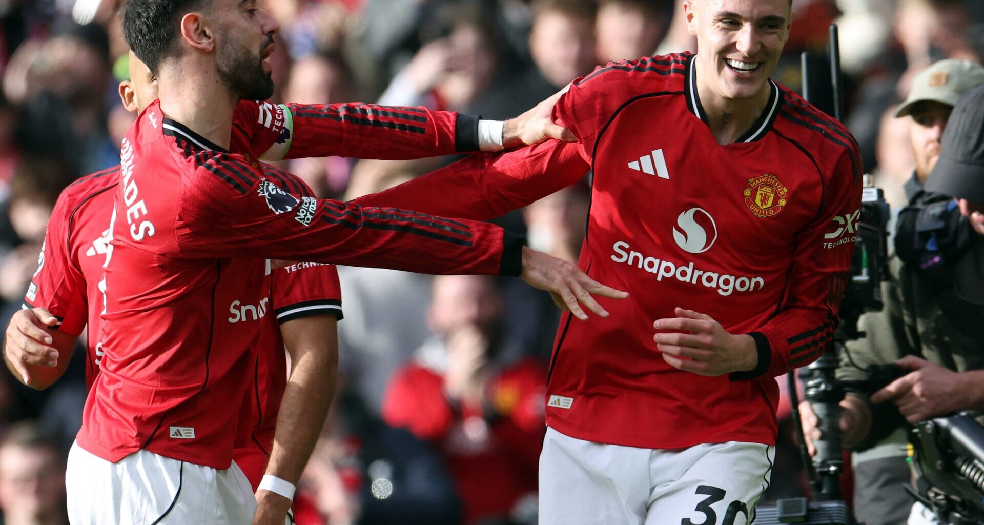 Ian Wright and Dion Dublin react to Benjamin Sesko and Bruno Fernandes link-up for Man Utd winner vs Crystal Palace