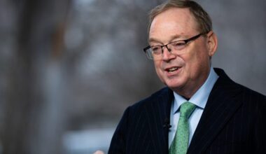 Pentagon sees Iran war lasting up to six weeks, Trump aide says