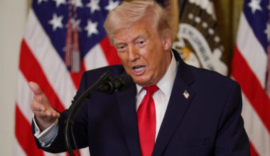 Trump Postpones Strikes on Iranian Power Plants After Iran Threatens to Mine 'Entire Persian Gulf'