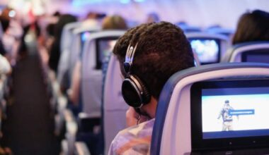 United Airlines can kick you off a flight if you don’t wear headphones - National