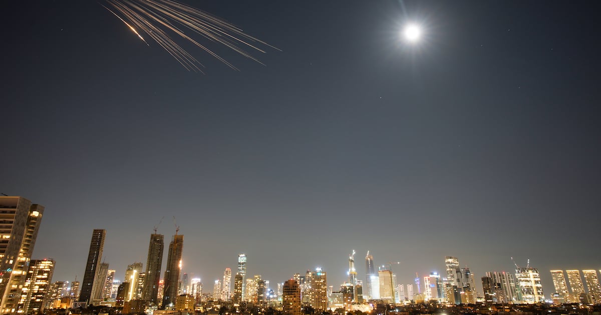 Canada may defend Gulf states, Israel strikes Lebanon