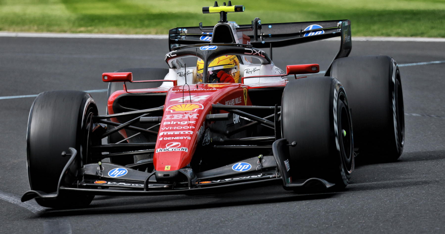 Lewis Hamilton sends former team Mercedes F1 title warning