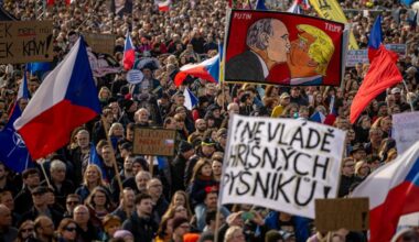 Hundreds of thousands protest Czech government in Prague