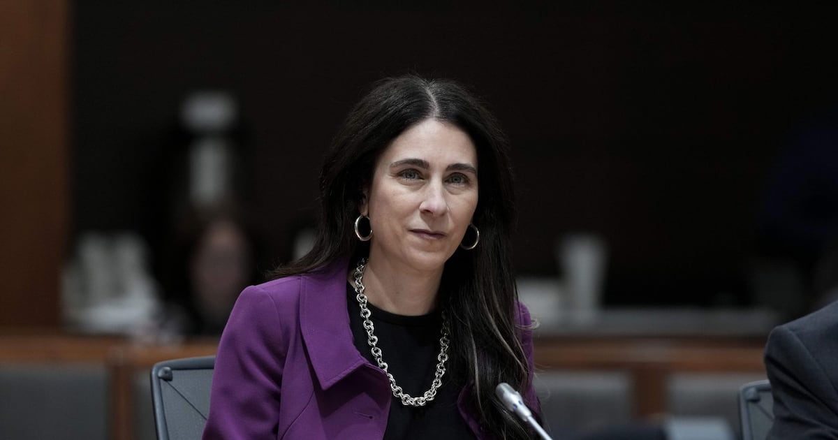 Fees for phone, internet plans to be eliminated: CRTC