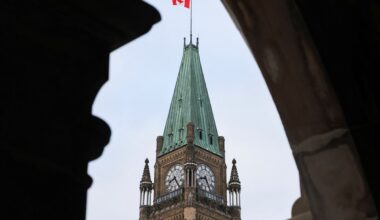 Government amends immigration bill, adds five-year review to address Senate concerns