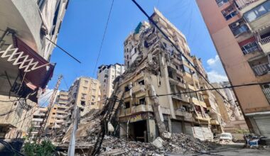 U.S. and Iran Make Indirect Contact on Potential Talks