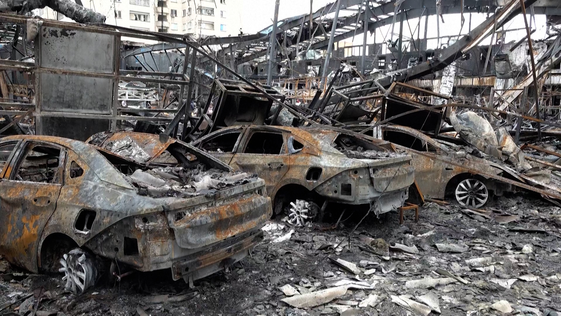 Click to play video: 'US-Iran war: Conflict expands as it enters its 2nd month with strikes hitting civilian targets'