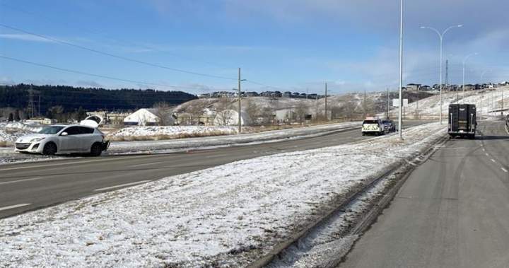 3 Calgarians hospitalized in 2 separate pedestrian collisions - Calgary