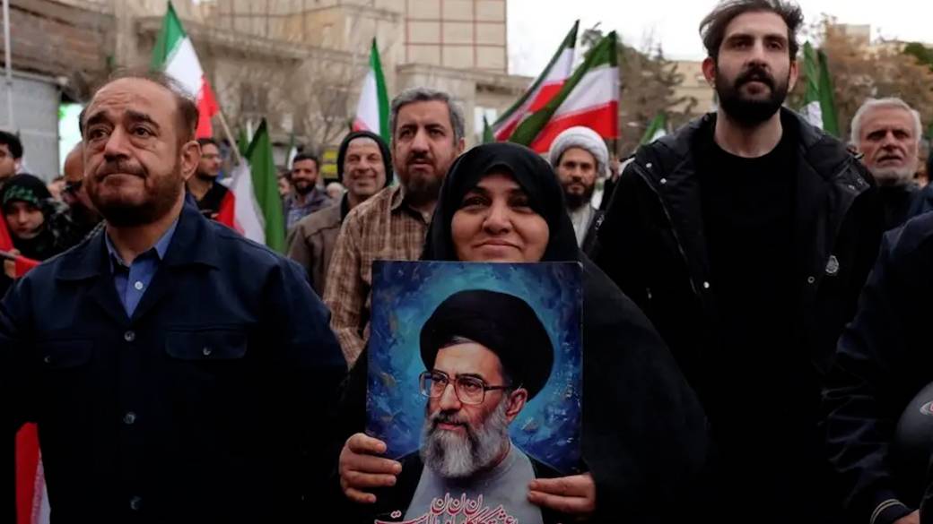 Click to play video: 'What’s next: Iran’s uncertain future after Ayatollah’s death'