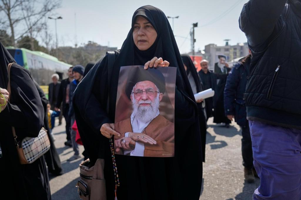 Israeli warplanes pound Tehran, Beirut. US vows surge in Iran strikes