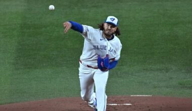 New Blue Jays RHP Cody Ponce carted off in 3rd inning of debut after apparent right knee injury