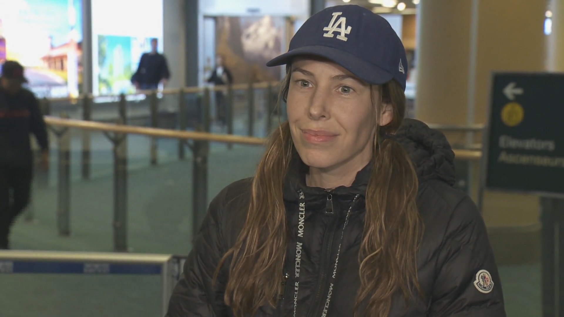 Click to play video: 'Extended: B.C. woman detained in the U.S. returns home'