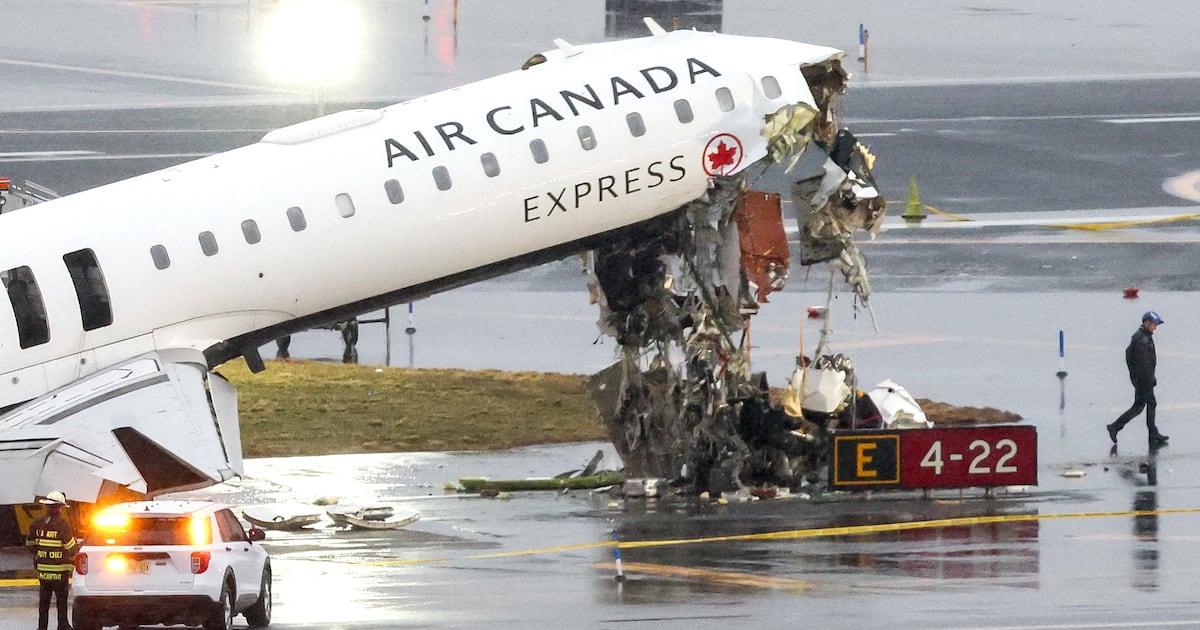 Two pilots flying Air Canada jet killed in crash at LaGuardia Airport - CTV News