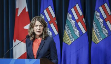 Danielle Smith reacts to UCP MLA op-ed inviting signatures for separation referendum - CTV News