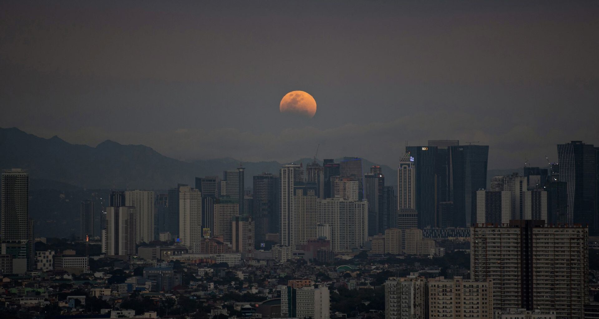 Totality is over — Feast your eyes on the 1st photos of the blood moon total lunar eclipse 2026