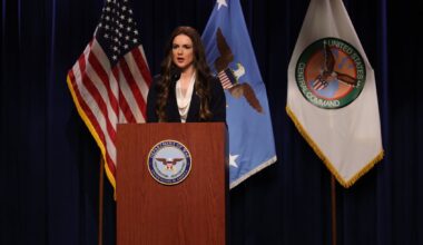 Ashley Padilla as Kristi Noem during the “Hegseth Iran Presser” Cold Open on Saturday, March 7, 2026 (Photo by Will Heath/NBC)