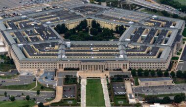 Pentagon officials weigh deployment of airborne troops for Iran War