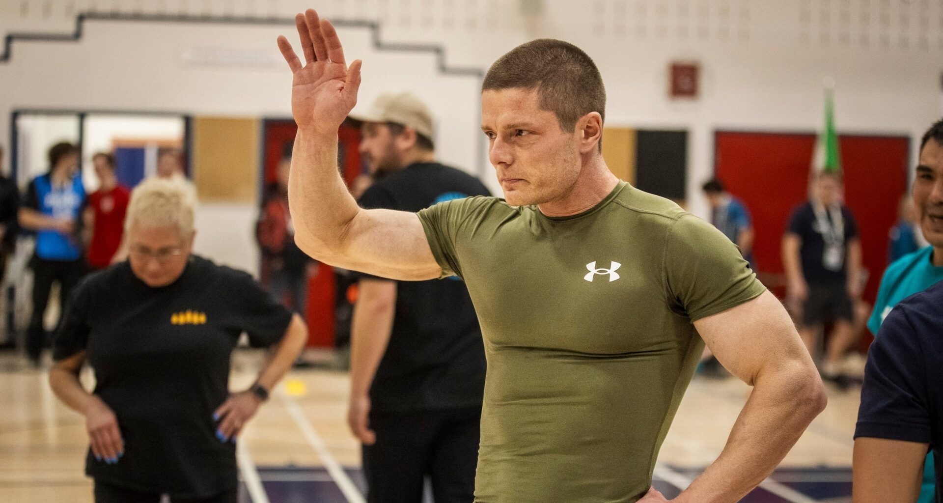 Chris Stipdonk sets world record on way to knuckle hop gold