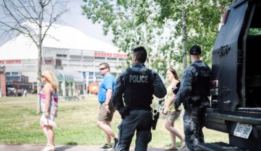 Toronto police to deploy tactical officers in places of worship, tourist hubs