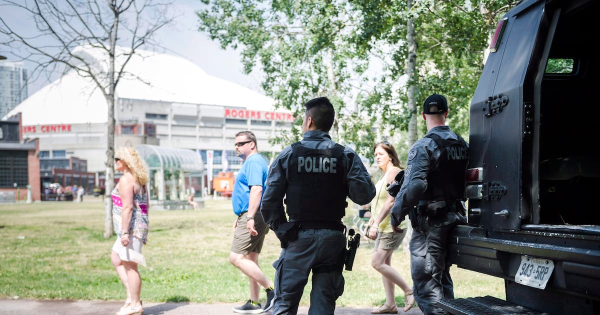 Toronto police to deploy tactical officers in places of worship, tourist hubs