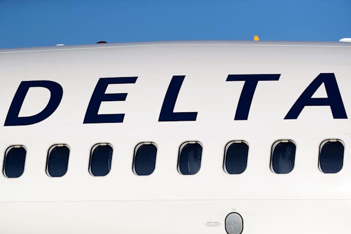 Delta suspends airport perks for members of Congress amid government shutdown