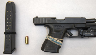 Hamilton police find loaded gun inside Stoney Creek fast-food restaurant