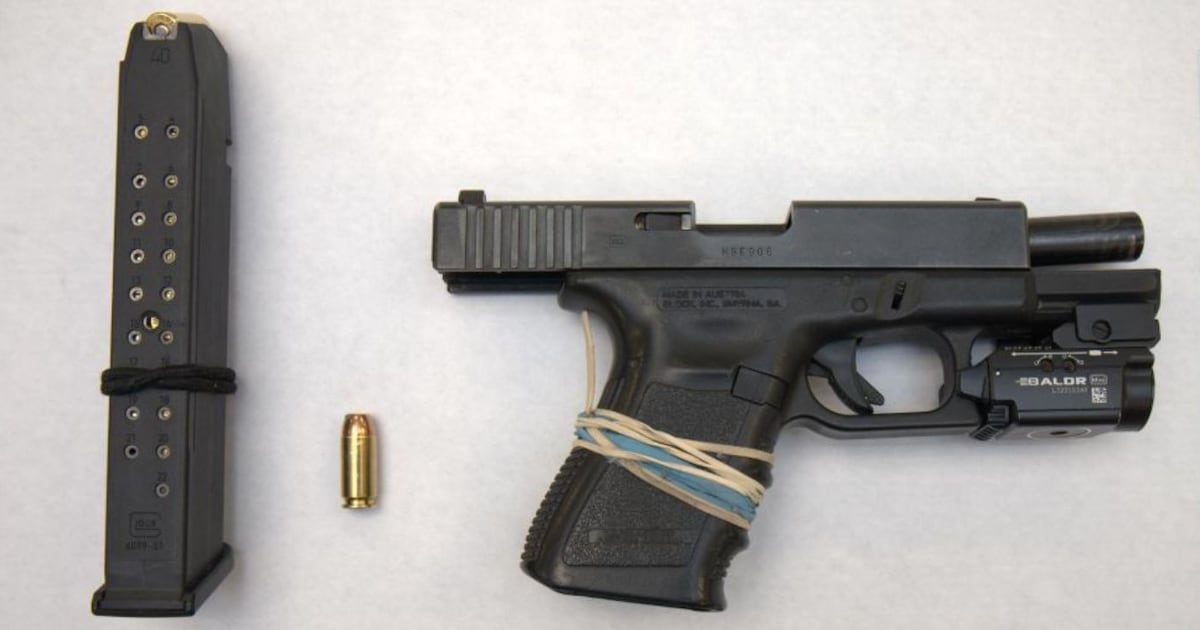 Hamilton police find loaded gun inside Stoney Creek fast-food restaurant