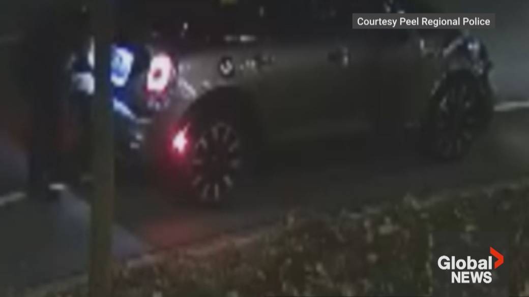Click to play video: 'Ontario hit-and-run driver tries to conceal license plate'