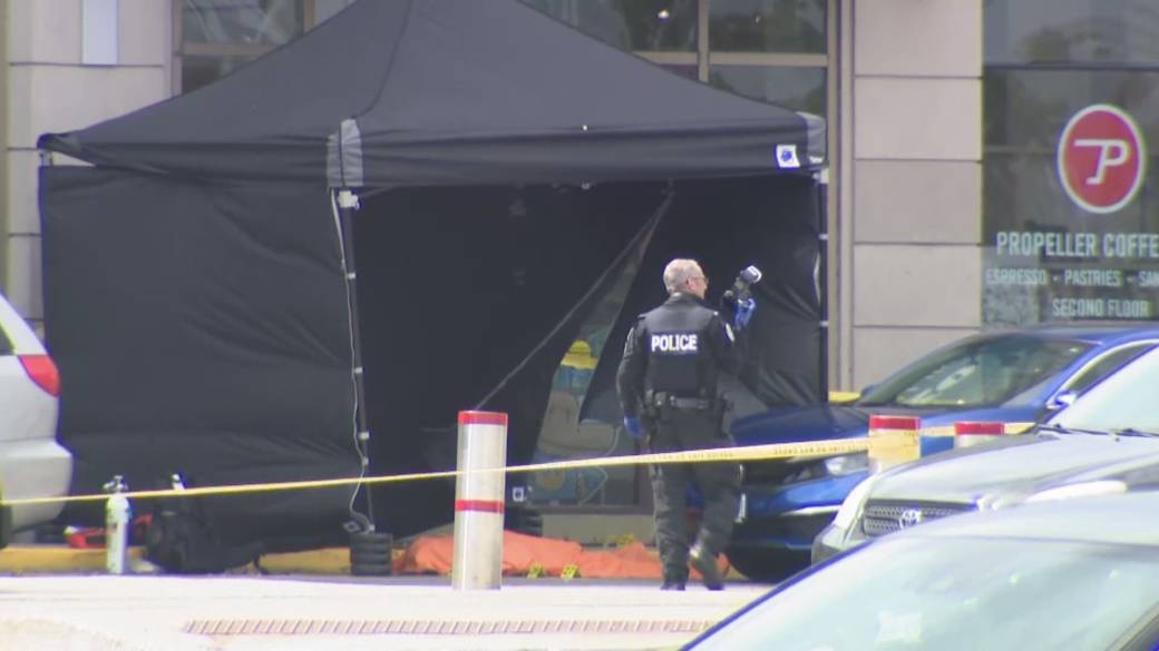Click to play video: 'Man in his 20s killed in early morning shooting outside Yorkdale mall'