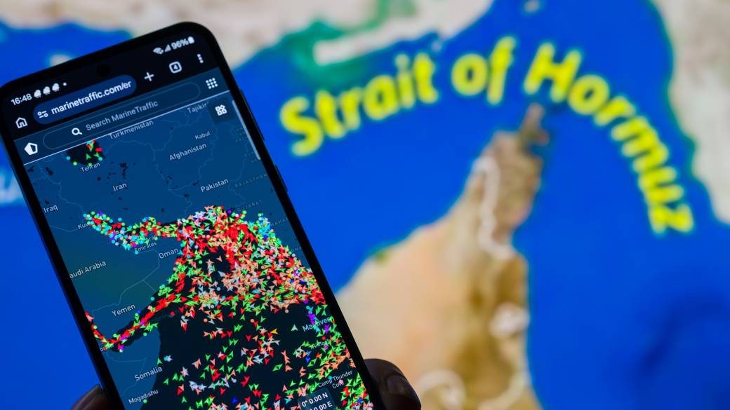 Click to play video: 'U.S. must leave Persian Gulf in order for Iran war to end, former IRGC commander says'