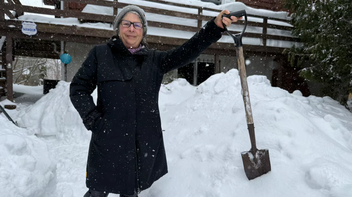 CBC: Suzy Franklyn says several contractors gave up on clearing her 95-metre driveway. It was finally cleared on Wednesday when she reached backhoe operator David Bertholot. (Jonathan Migneault/CBC)