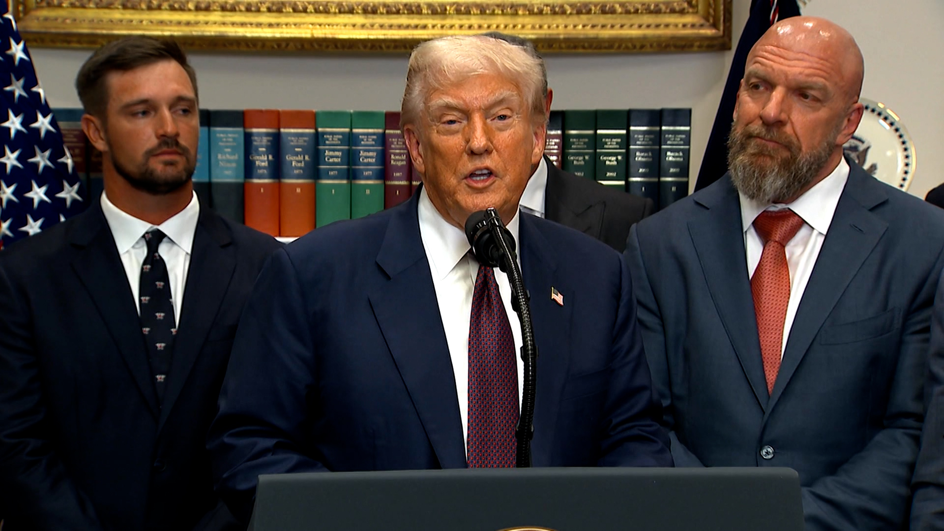 Click to play video: '‘It’ll be really beautiful’: Trump plans to build $200M ballroom in D.C.'