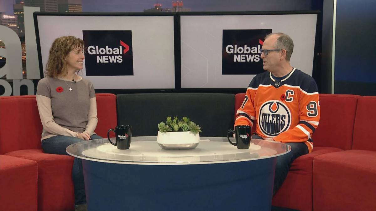 Click to play video: 'Sleep expert offers tips to manage time change'