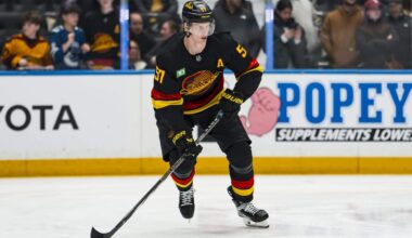 Canucks trade Tyler Myers to Stars for 2 draft picks