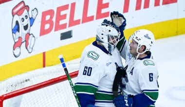 Canucks celebrate trade deadline with 6-3 victory over Blackhawks