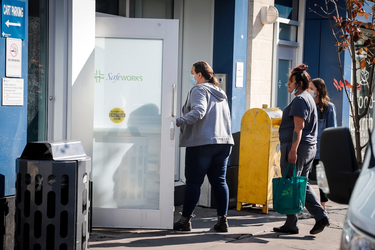 Alberta government to close Calgary’s only supervised drug-use site