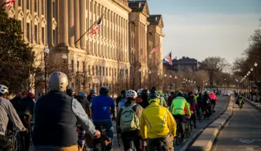 Bike lanes that greatly reduced crashes on National Mall set for removal