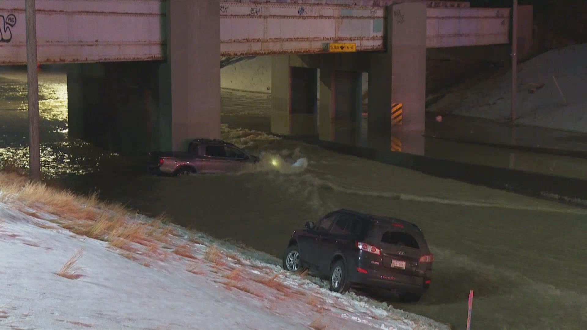 Click to play video: 'Calgary mayor talks about latest water restrictions, public hearings on rezoning bylaw'