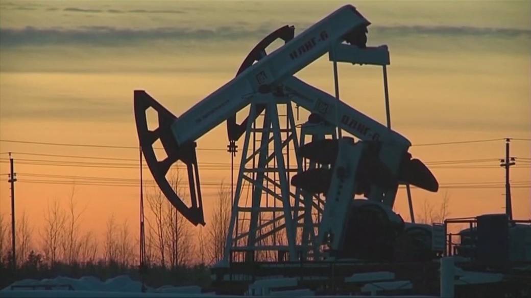 Click to play video: 'Business News: Oil surges to highest price since 2023'