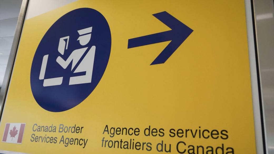 Click to play video: 'Business matters: Canada population drop & American investment in Lululemon'