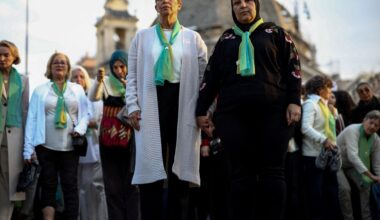 Israeli and Palestinian mothers call for peace on barefoot walk | Child Rights