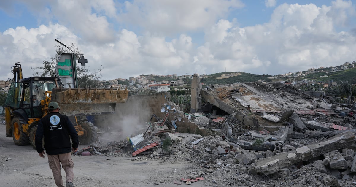 Multiple U.S. troops injured after Iranian strike on Saudi Arabian base - CTV News