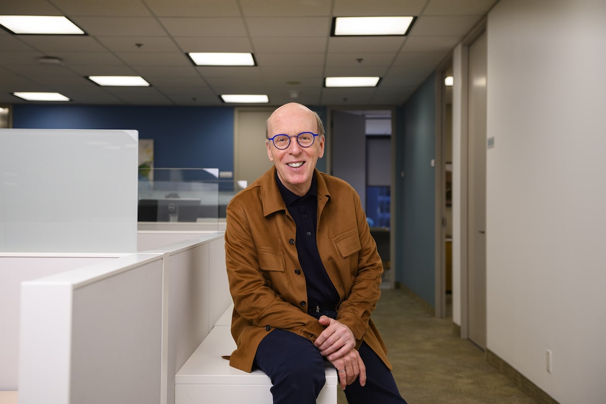 Canadian financier Stephen Smith to buy minority stake in The Economist