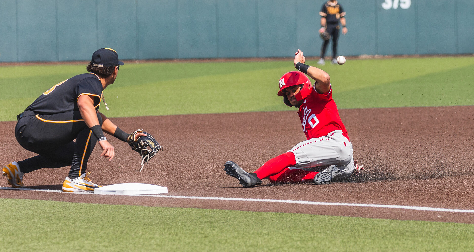 Huskers Roll to Midweek Sweep - University of Nebraska