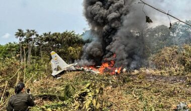 Colombian military plane crash kills at least one, injures 77 | Military News