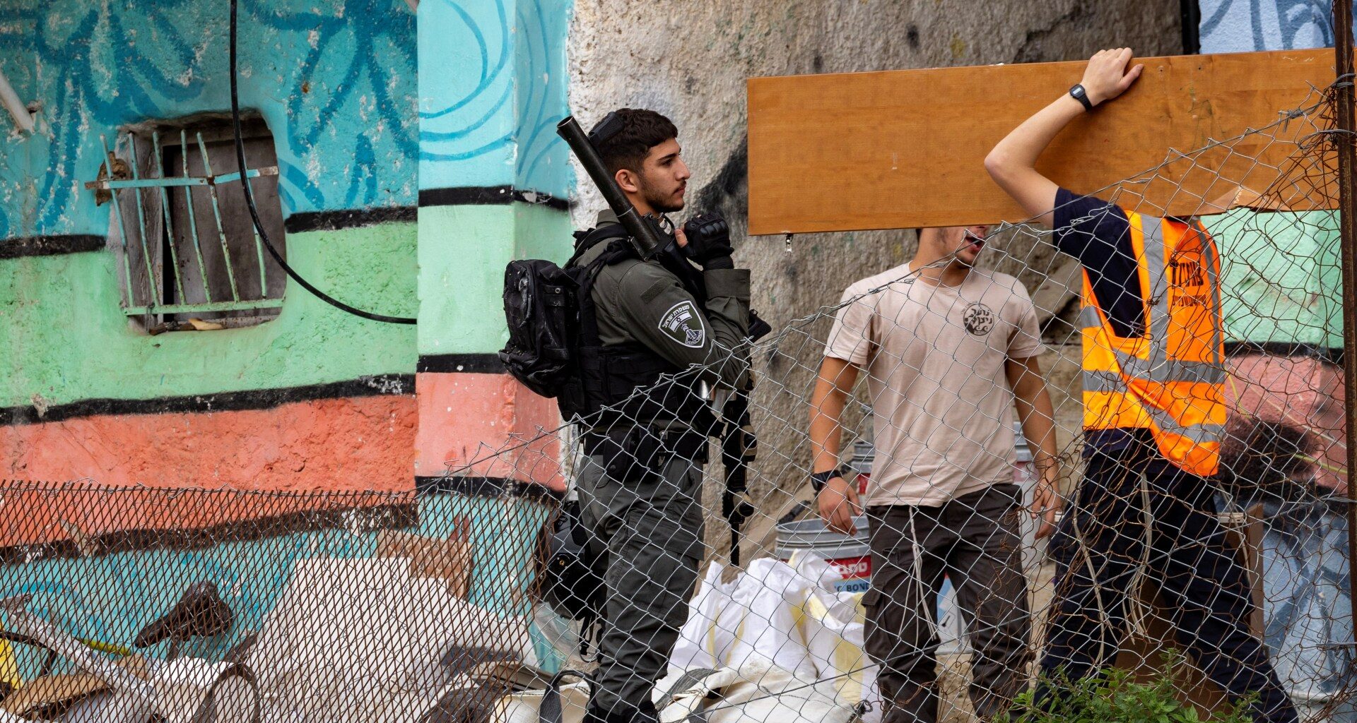 Israel forcibly displaces more Palestinian families in East Jerusalem | Israel-Palestine conflict News