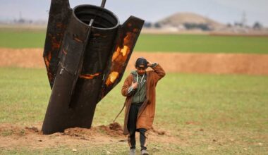 Iran launches new wave of attacks on Israeli and US bases