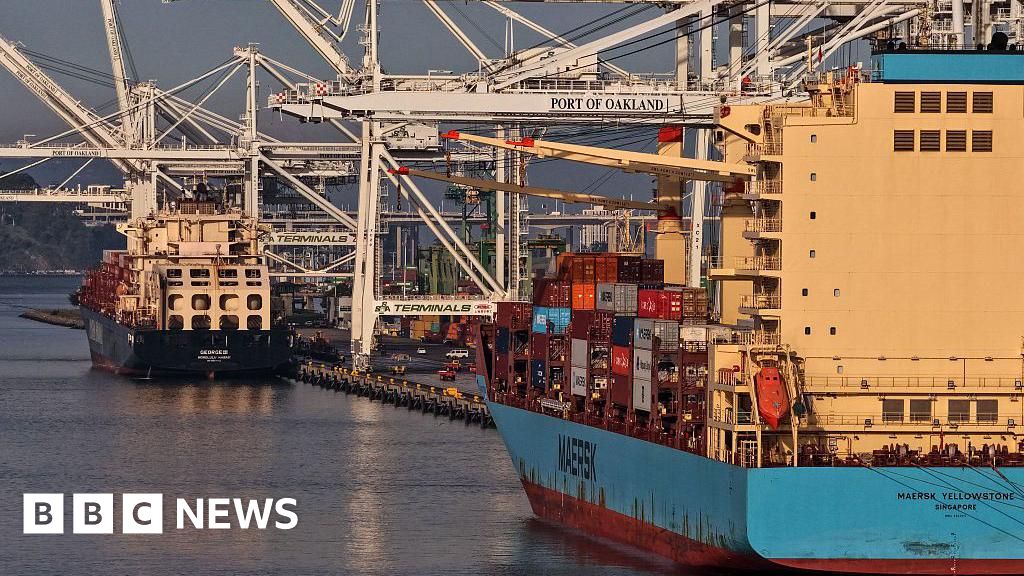 Trade court orders tariff refunds in setback for Trump administration - BBC